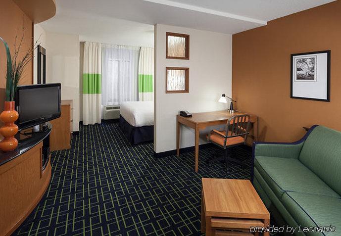 Fairfield Inn & Suites Kansas City Оверленд-Парк Екстер'єр фото